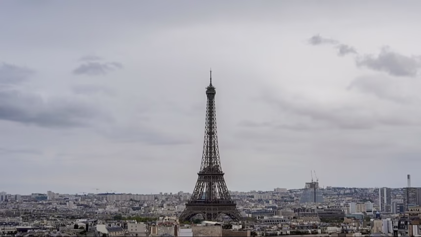 Testele continuă. Azi Paris-ul a intrat în blackout